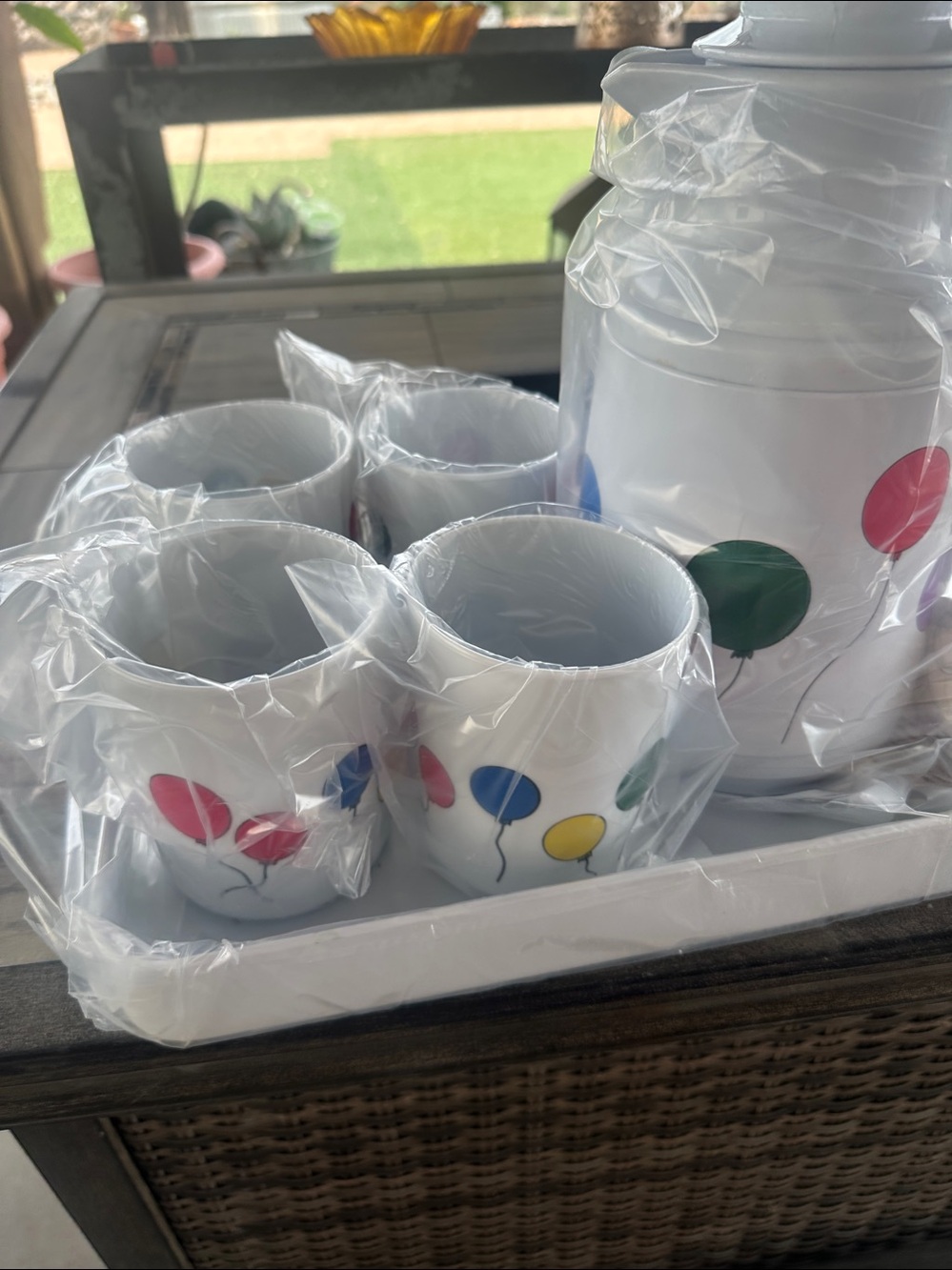 Vintage Thermal Carafe, Tray and 4 Mugs Balloons Full Set 80’s/90’s